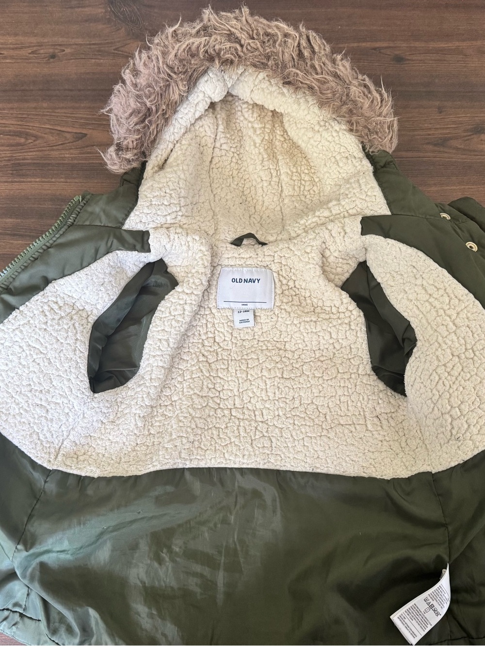 Old Navy Olive Green Sherpa-Lined Hooded Puffer Jacket with Faux Fur Trim - Picture 2 of 5
